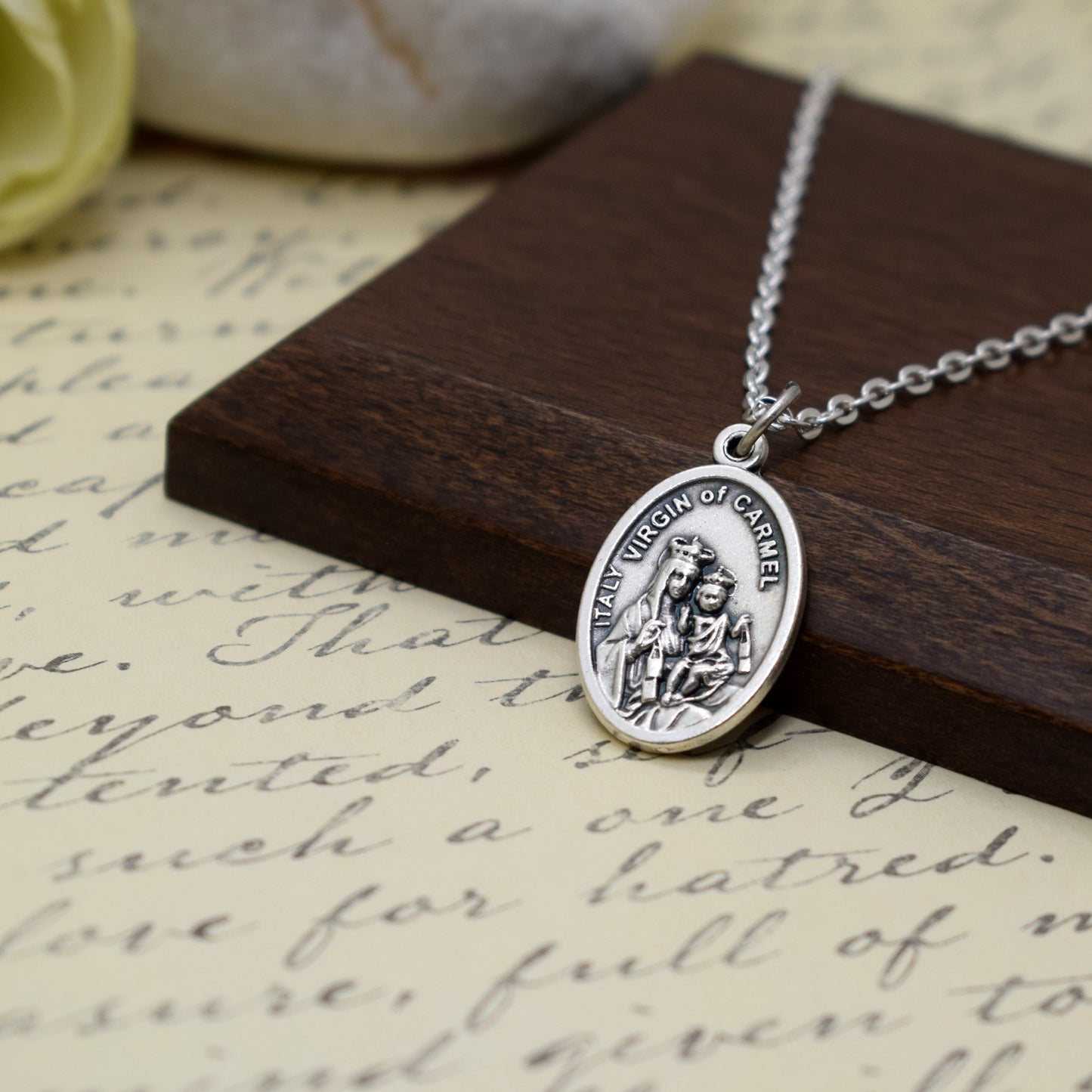 Our Lady of Mount Carmel Medal Necklace – Sacred Heart of Jesus – Stainless Steel Chain – Religious Gift - Grani di Senape Studio